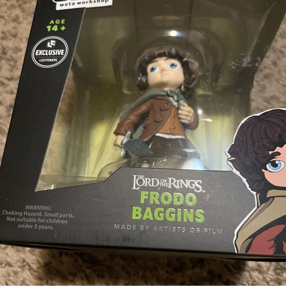 Frodo Baggins Epic Mini Collectible Figure - Picture 3 of 8